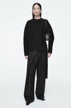 Outlet COS OVERSIZED BOILED MERINO WOOL SWEATER BLACK