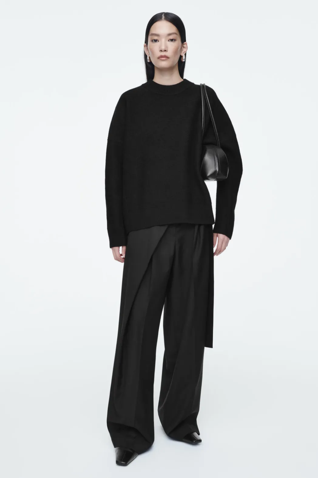 Outlet COS OVERSIZED BOILED MERINO WOOL SWEATER BLACK