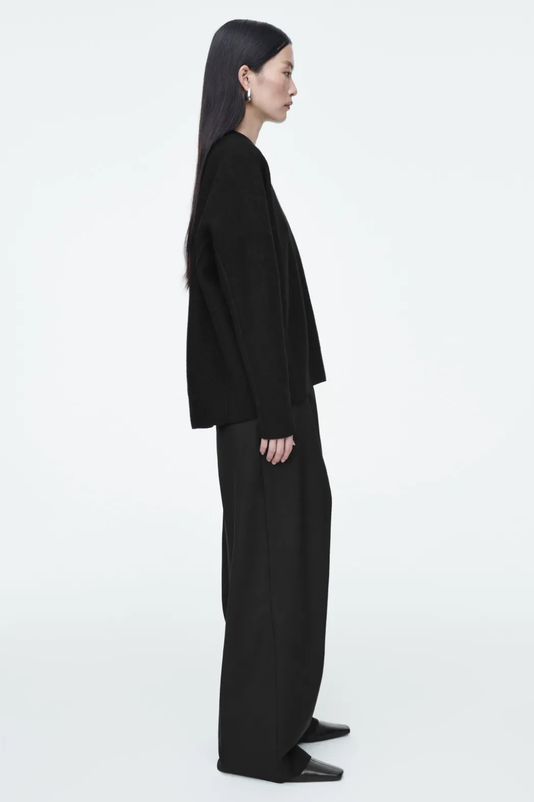 Outlet COS OVERSIZED BOILED MERINO WOOL SWEATER BLACK