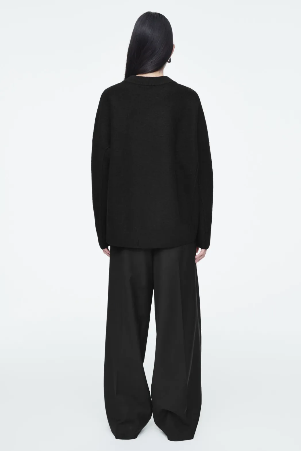 Outlet COS OVERSIZED BOILED MERINO WOOL SWEATER BLACK