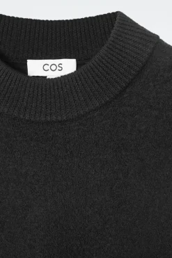 Outlet COS OVERSIZED BOILED MERINO WOOL SWEATER BLACK