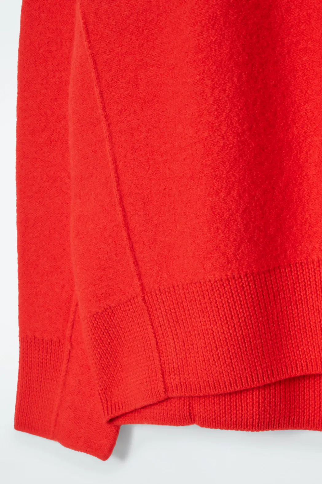Online COS OVERSIZED BOILED MERINO WOOL SWEATER BRIGHT RED