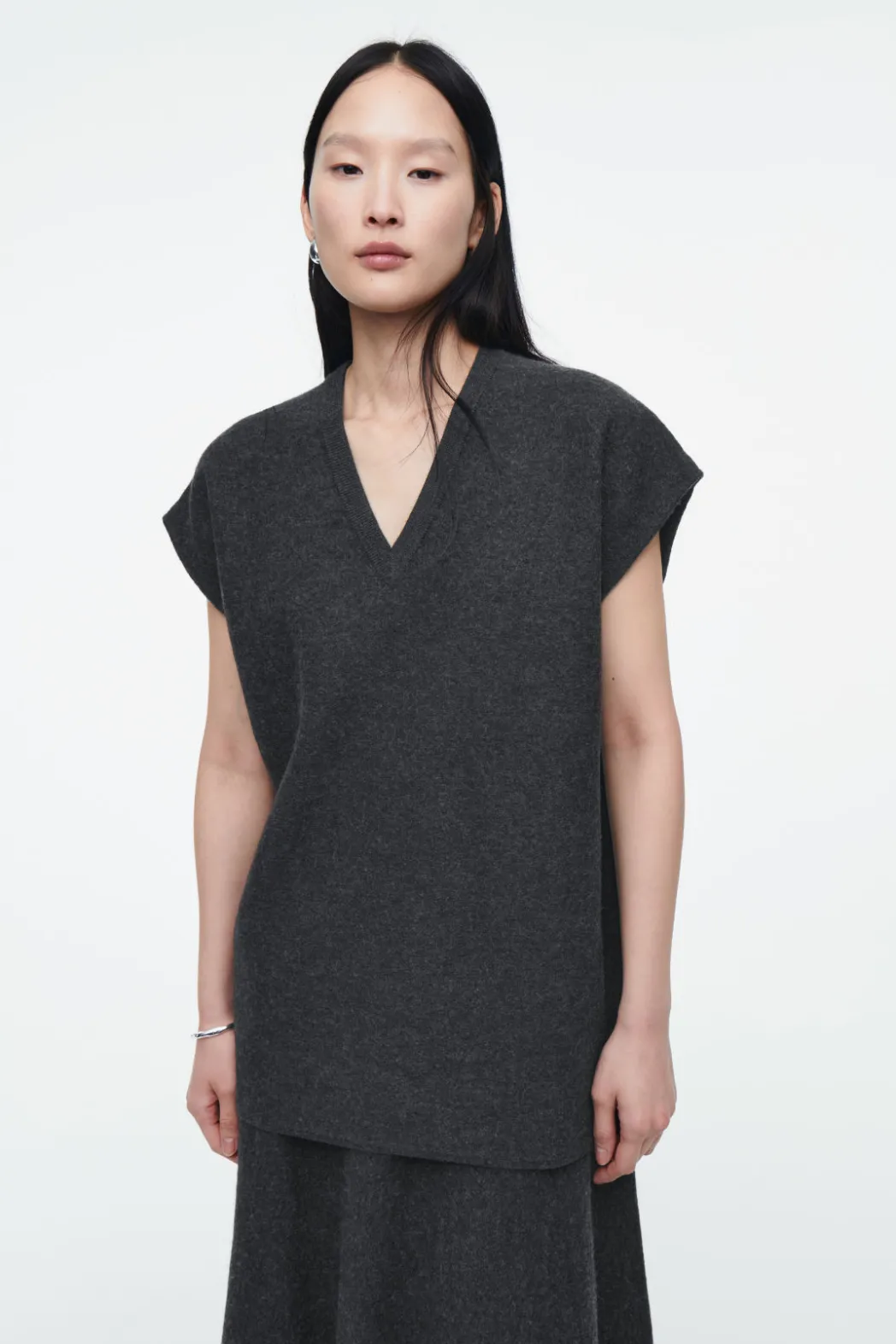 Online COS OVERSIZED BOILED-WOOL TANK DARK GRAY