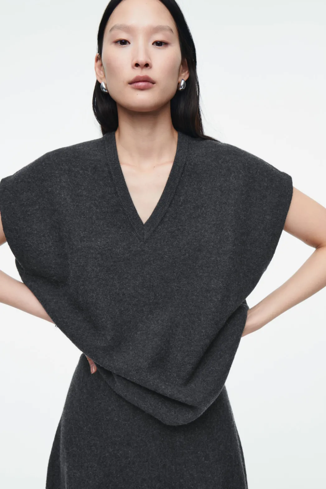 Online COS OVERSIZED BOILED-WOOL TANK DARK GRAY
