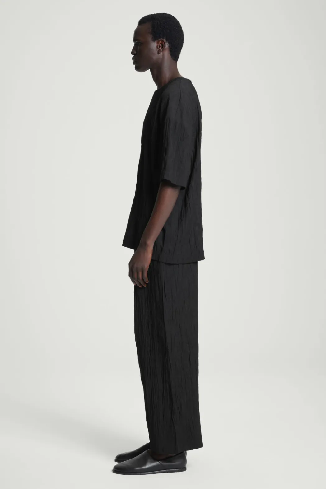 Hot COS OVERSIZED CRINKLED-TEXTURE T-SHIRT BLACK