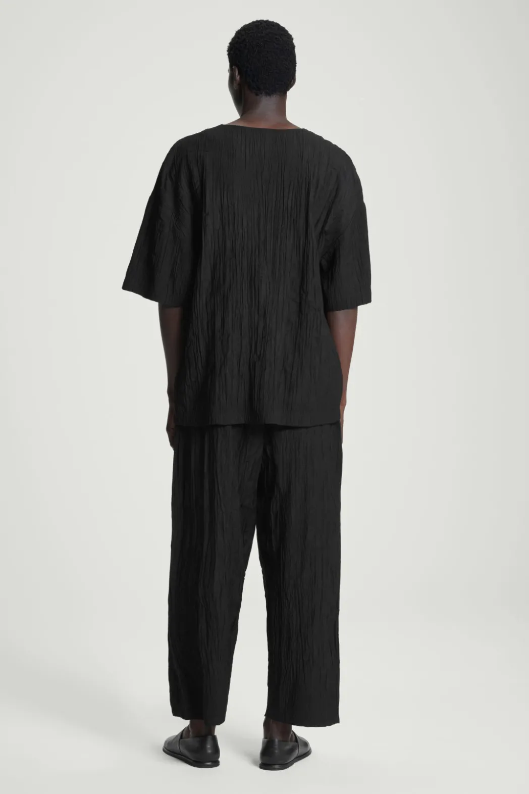 Hot COS OVERSIZED CRINKLED-TEXTURE T-SHIRT BLACK