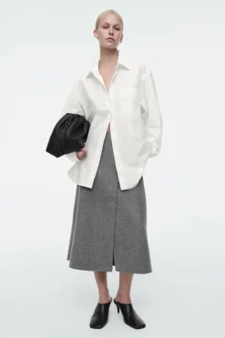 Outlet COS OVERSIZED CURVED-HEM SHIRT WHITE