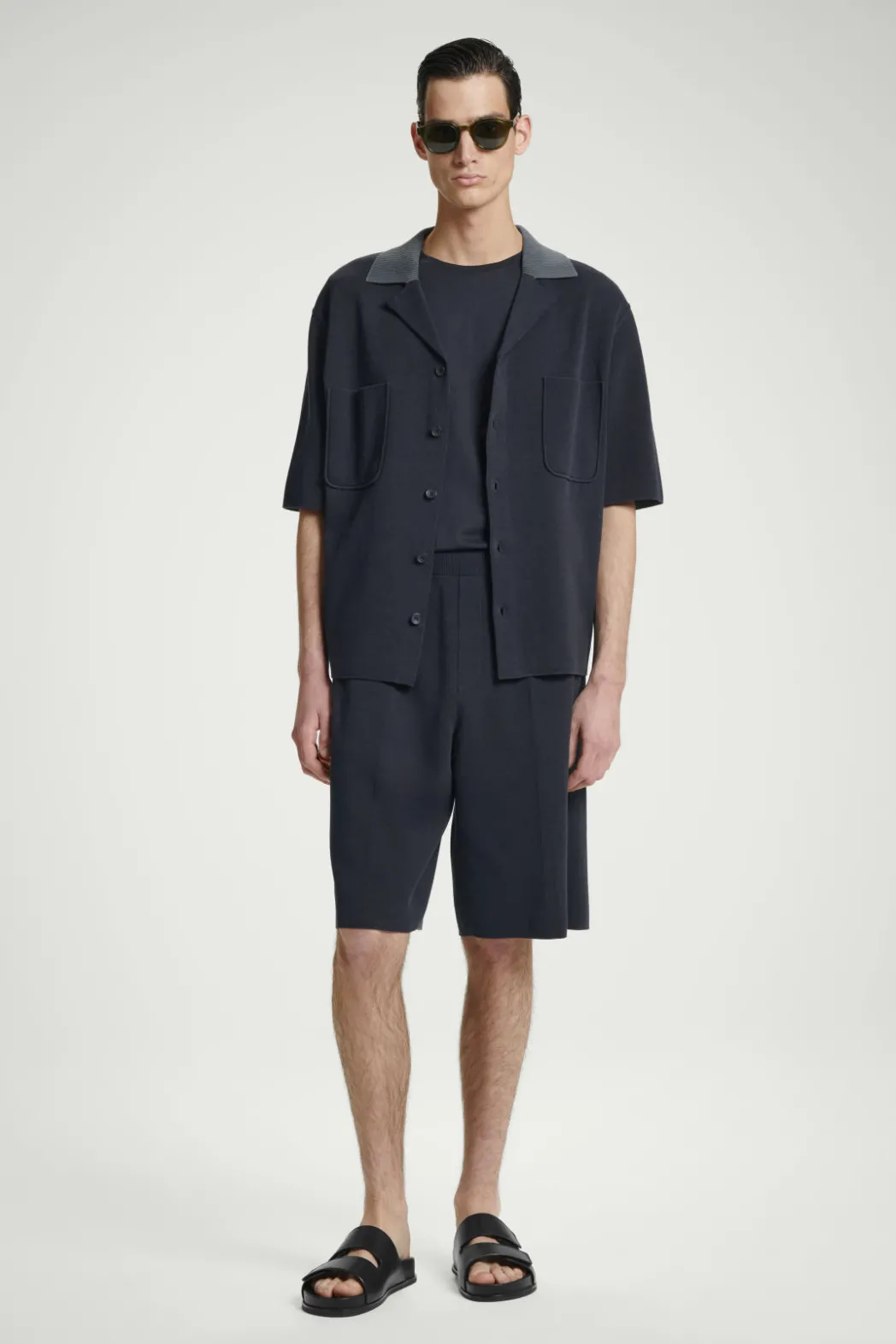 Clearance COS OVERSIZED DOUBLE-FACED KNITTED BERMUDA SHORTS NAVY