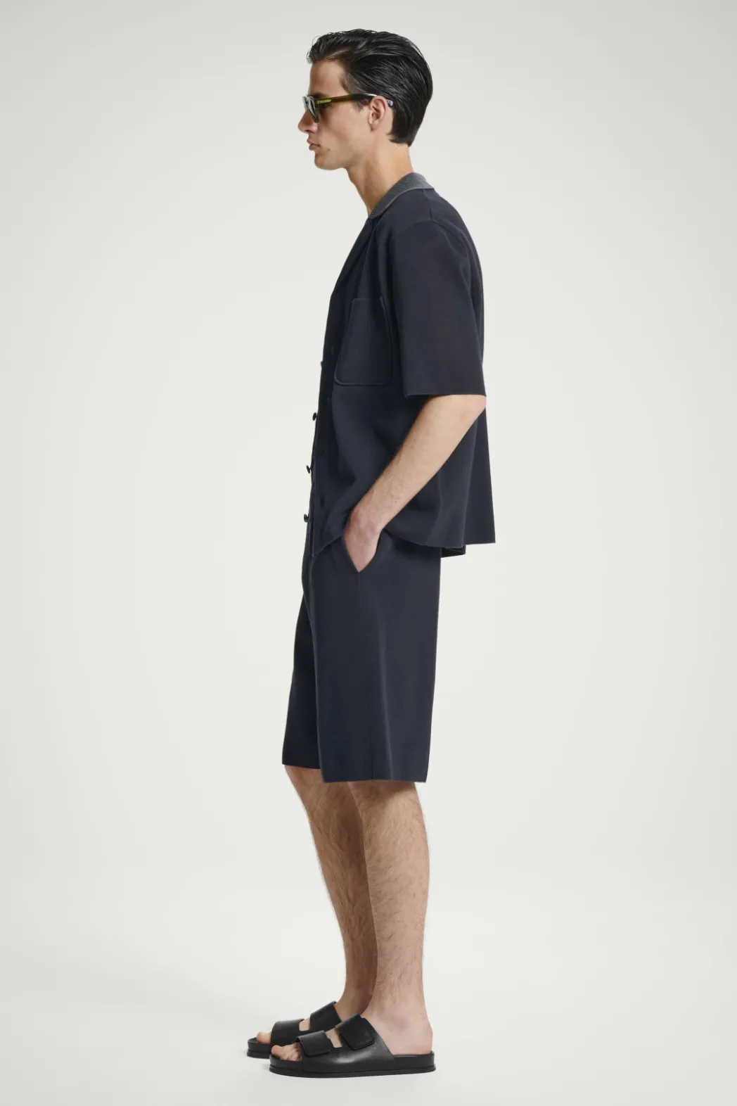 Clearance COS OVERSIZED DOUBLE-FACED KNITTED BERMUDA SHORTS NAVY