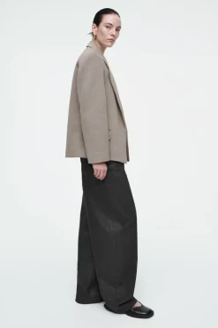 COS OVERSIZED EXAGGERATED-SHOULDER BLAZER BROWN