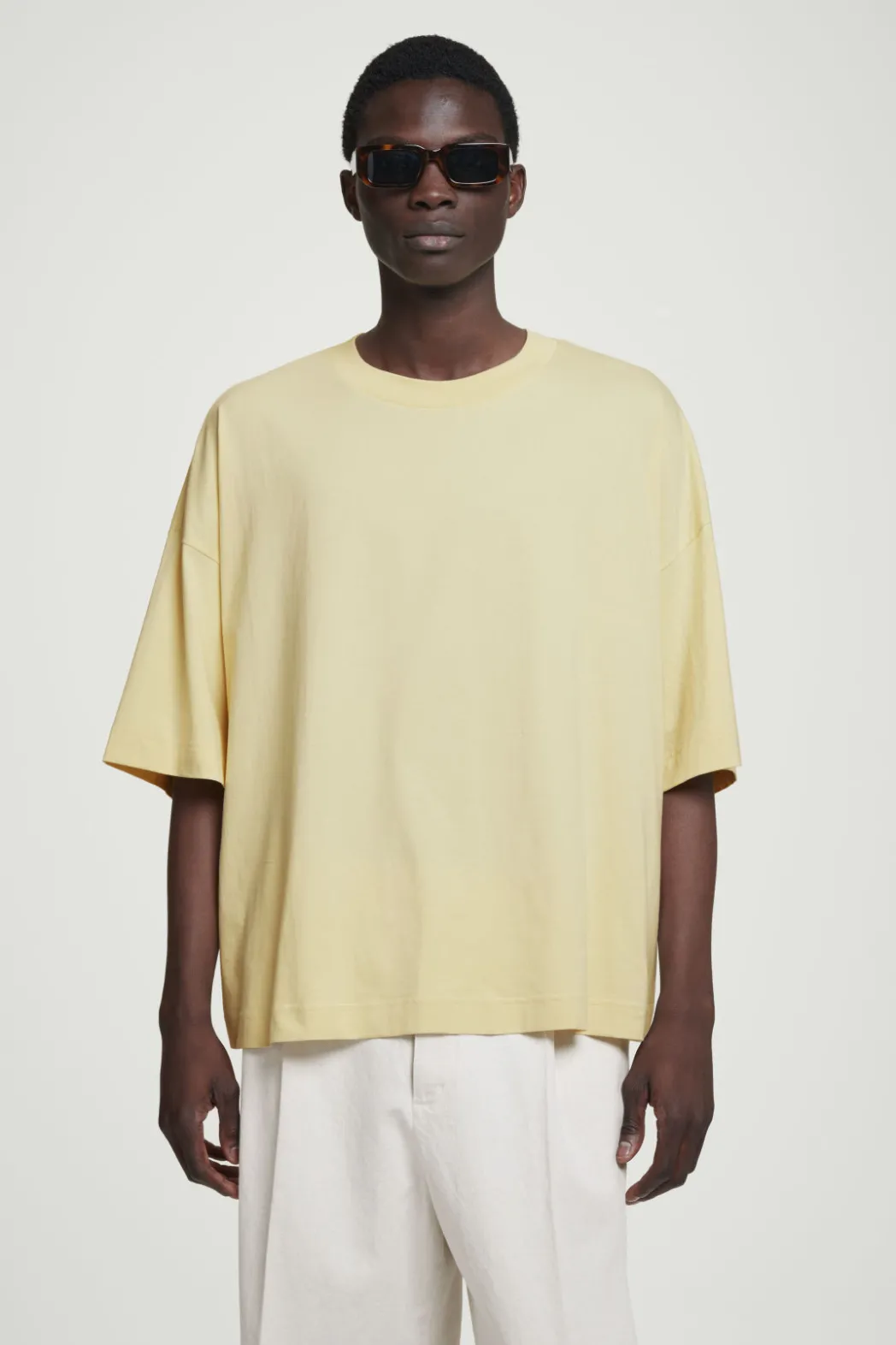 Online COS OVERSIZED EXTRA-WIDE COTTON T-SHIRT PALE YELLOW