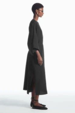 Online COS OVERSIZED KAFTAN MIDI DRESS BLACK