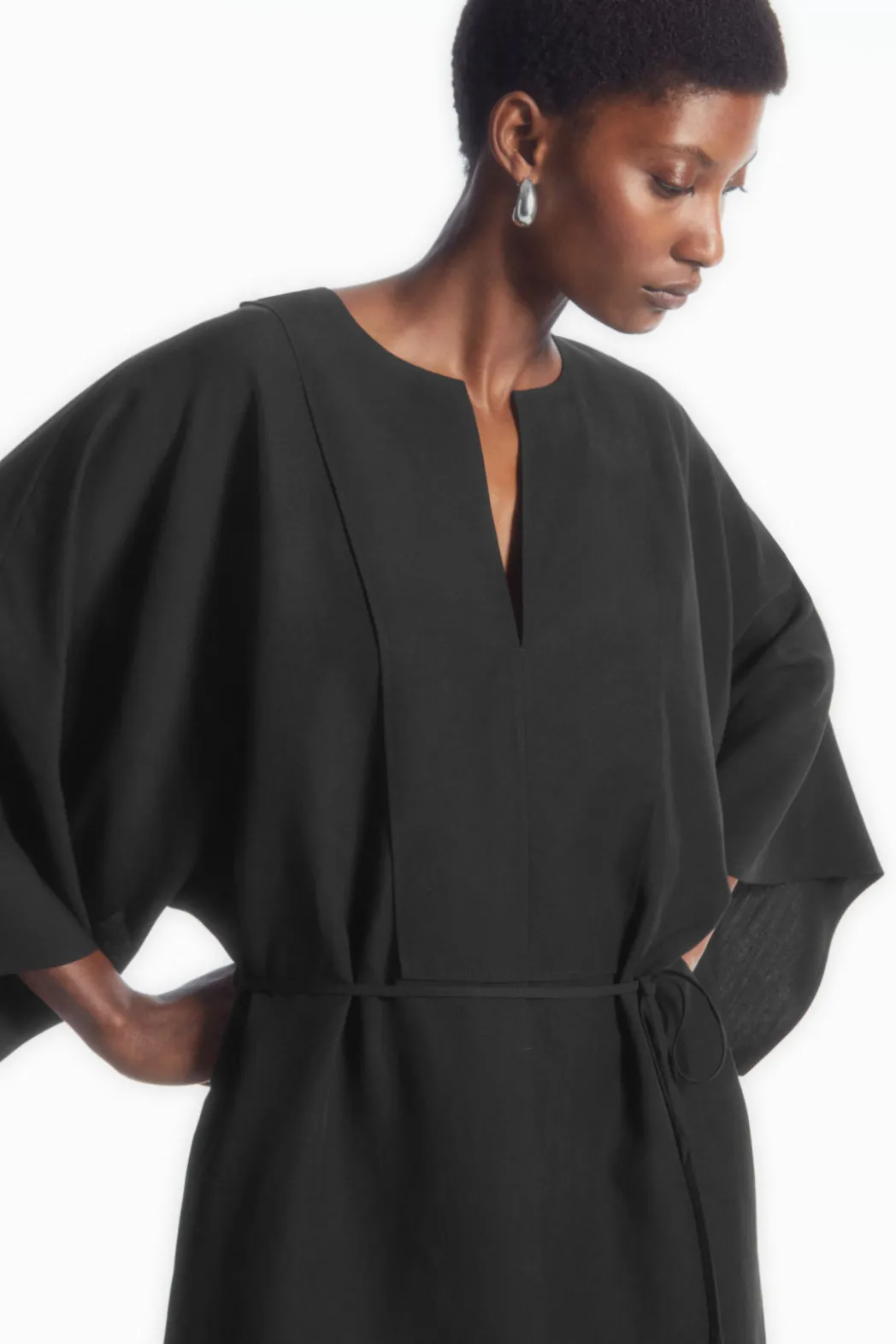 Online COS OVERSIZED KAFTAN MIDI DRESS BLACK