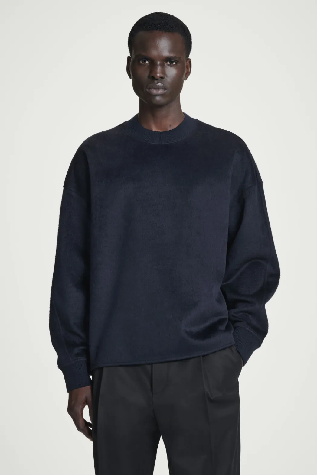 COS OVERSIZED MERINO-WOOL JERSEY SWEATER NAVY