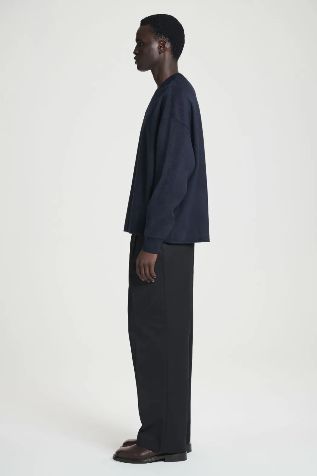COS OVERSIZED MERINO-WOOL JERSEY SWEATER NAVY