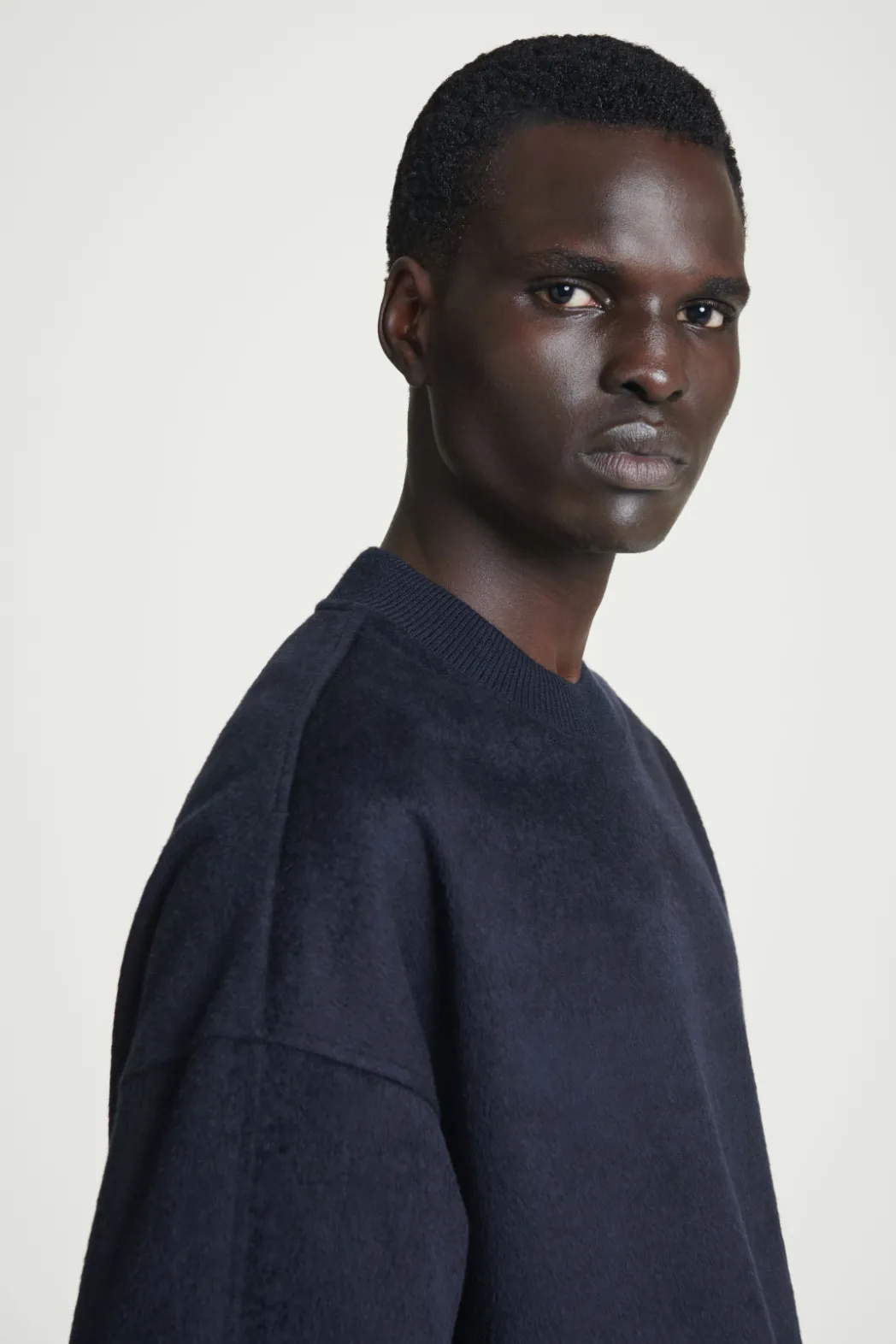 COS OVERSIZED MERINO-WOOL JERSEY SWEATER NAVY