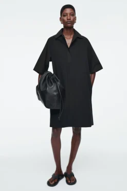 Clearance COS OVERSIZED OPEN-COLLAR SHIRT DRESS BLACK