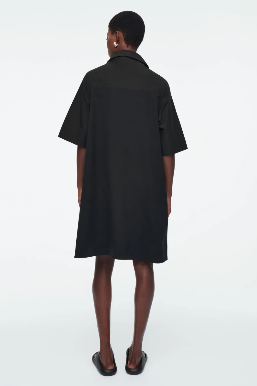 Clearance COS OVERSIZED OPEN-COLLAR SHIRT DRESS BLACK