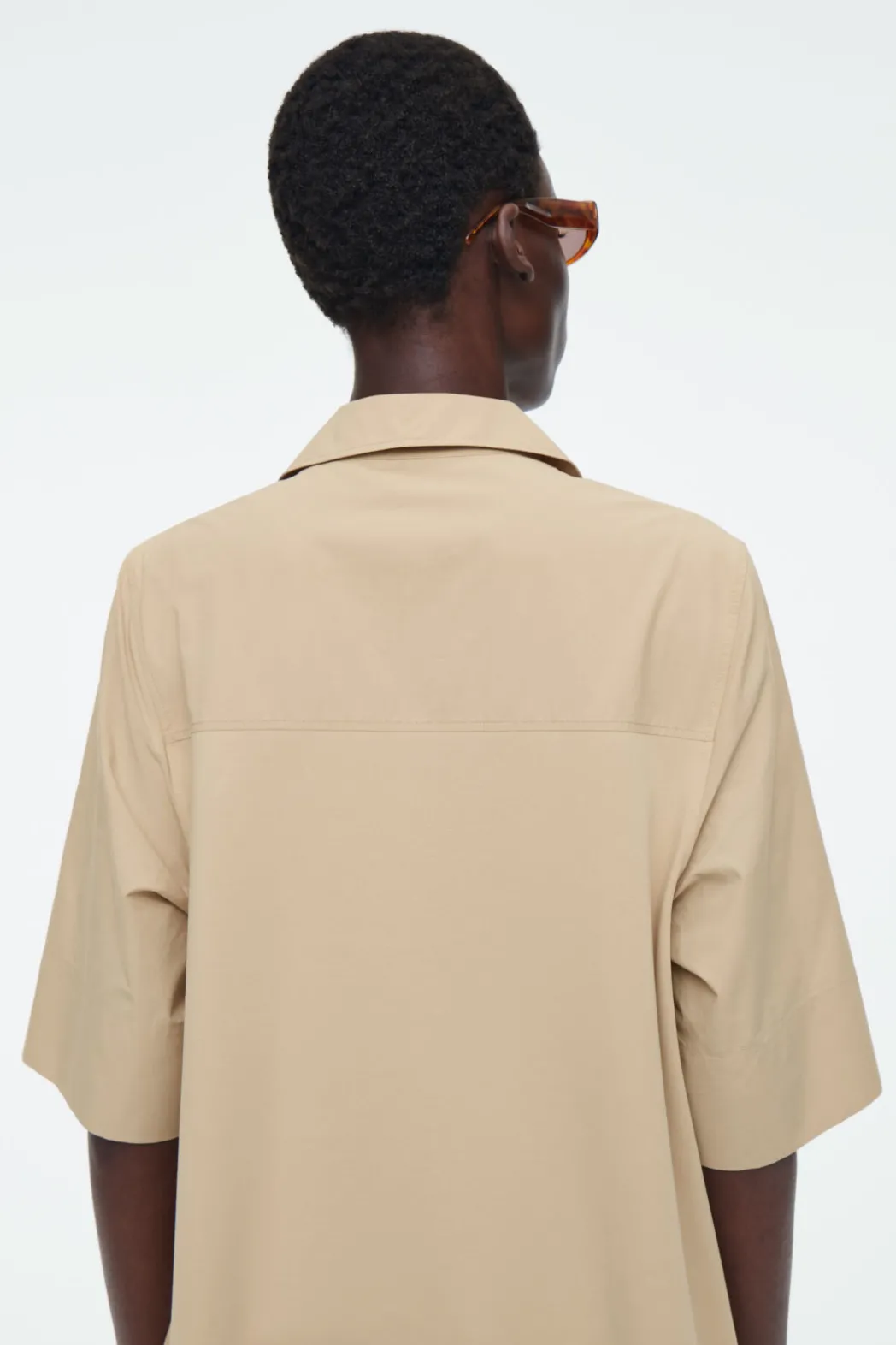 Best COS OVERSIZED OPEN-COLLAR SHIRT DRESS BEIGE