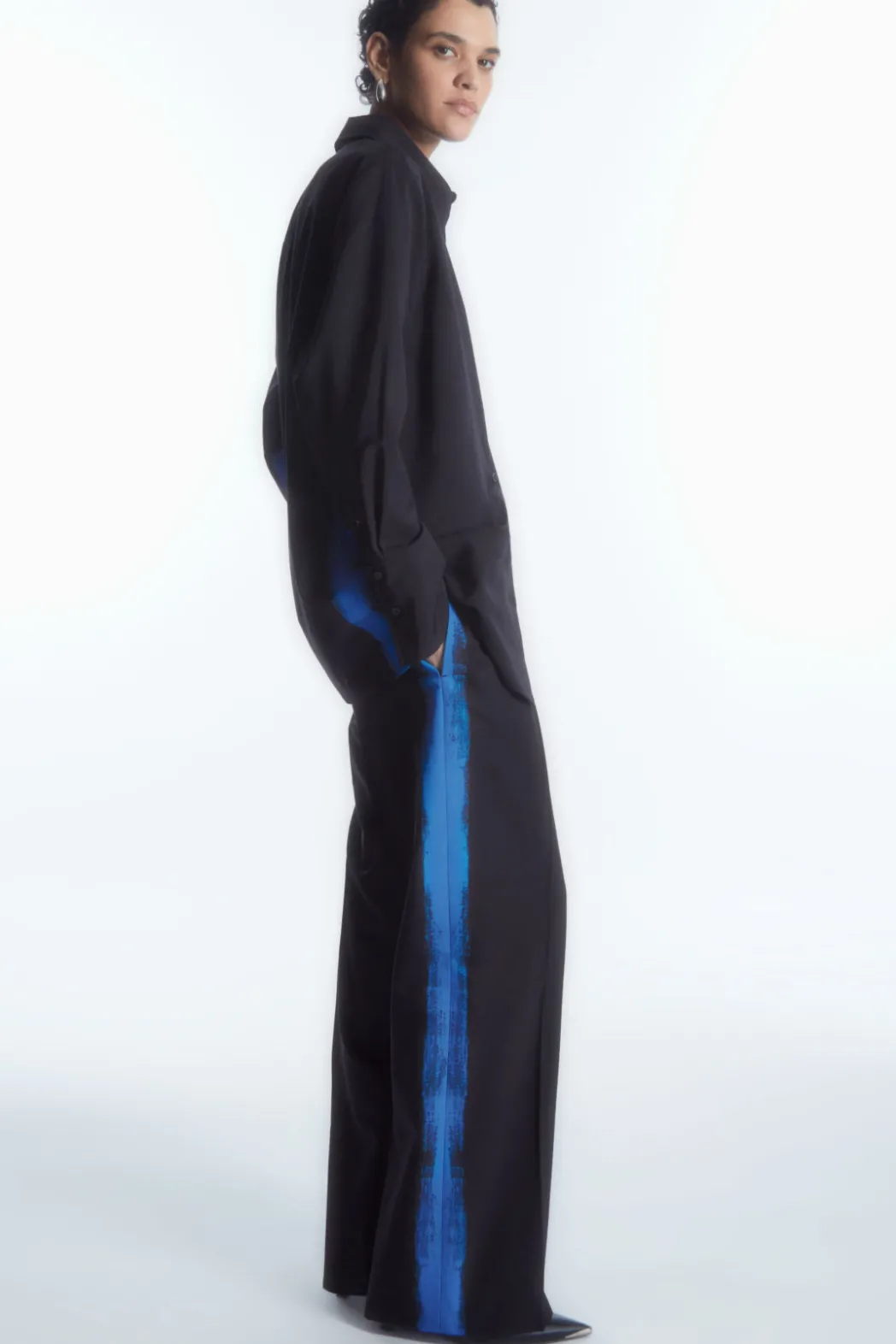 Best COS OVERSIZED PAINTED WOOL SHIRT NAVY / BRIGHT BLUE
