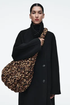 Outlet COS OVERSIZED QUILTED CROSSBODY LEOPARD