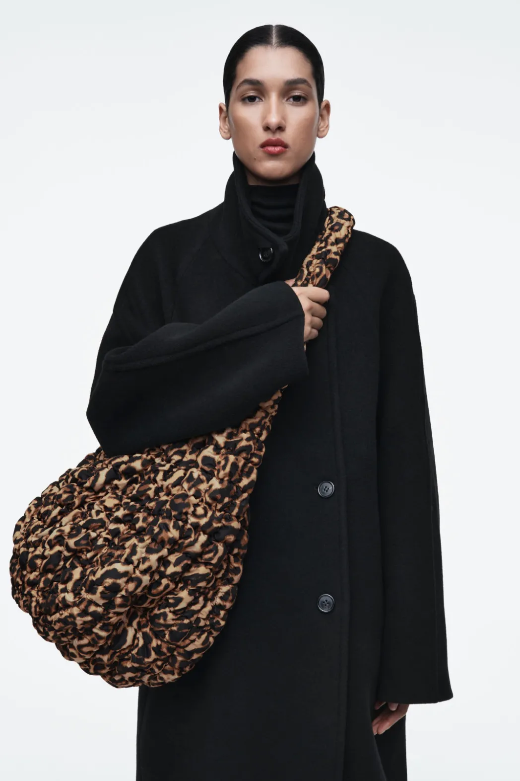 Outlet COS OVERSIZED QUILTED CROSSBODY LEOPARD