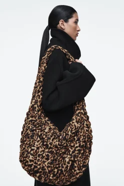 Outlet COS OVERSIZED QUILTED CROSSBODY LEOPARD