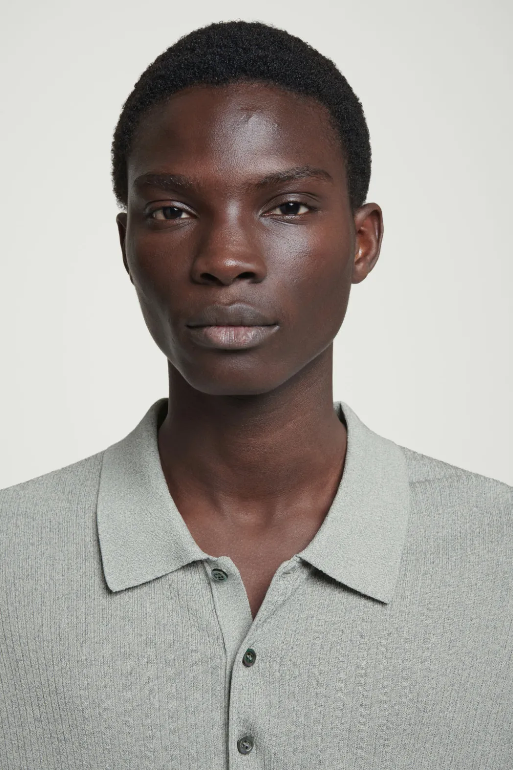 COS OVERSIZED RIBBED-KNIT POLO SHIRT LIGHT GRAY