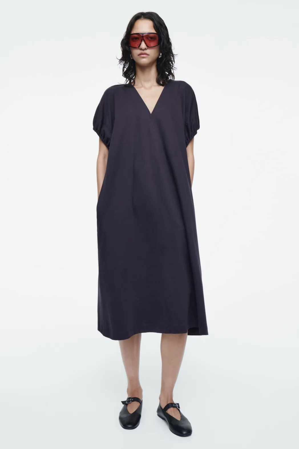 COS OVERSIZED RUCHED-SLEEVE V-NECK DRESS NAVY