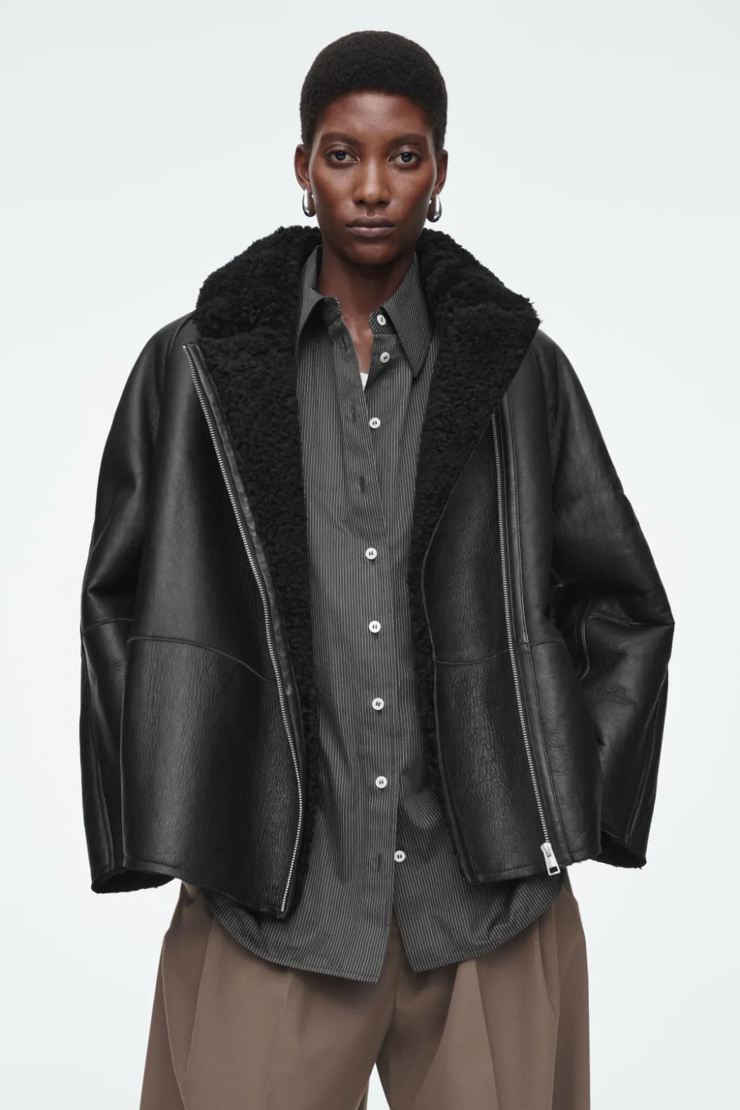 Discount COS OVERSIZED SHEARLING AVIATOR JACKET BLACK