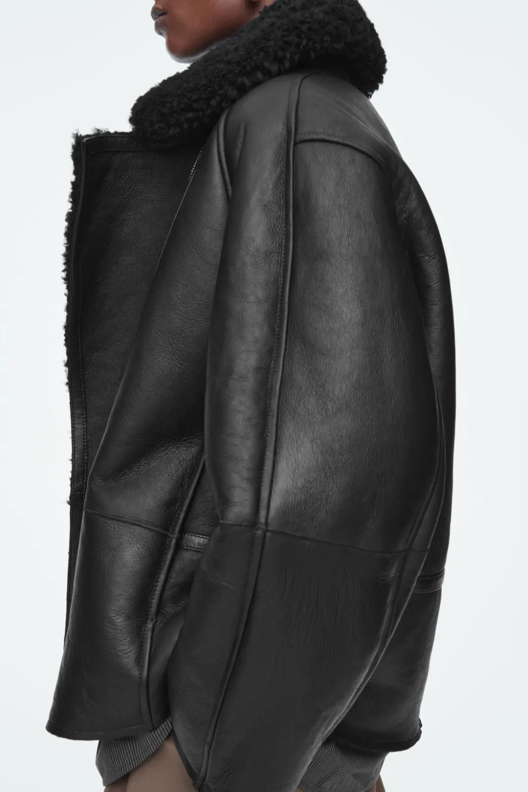 Discount COS OVERSIZED SHEARLING AVIATOR JACKET BLACK