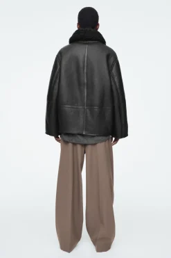 Discount COS OVERSIZED SHEARLING AVIATOR JACKET BLACK