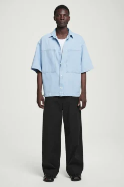 Clearance COS OVERSIZED SHORT-SLEEVED DENIM SHIRT LIGHT BLUE