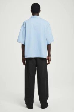 Clearance COS OVERSIZED SHORT-SLEEVED DENIM SHIRT LIGHT BLUE