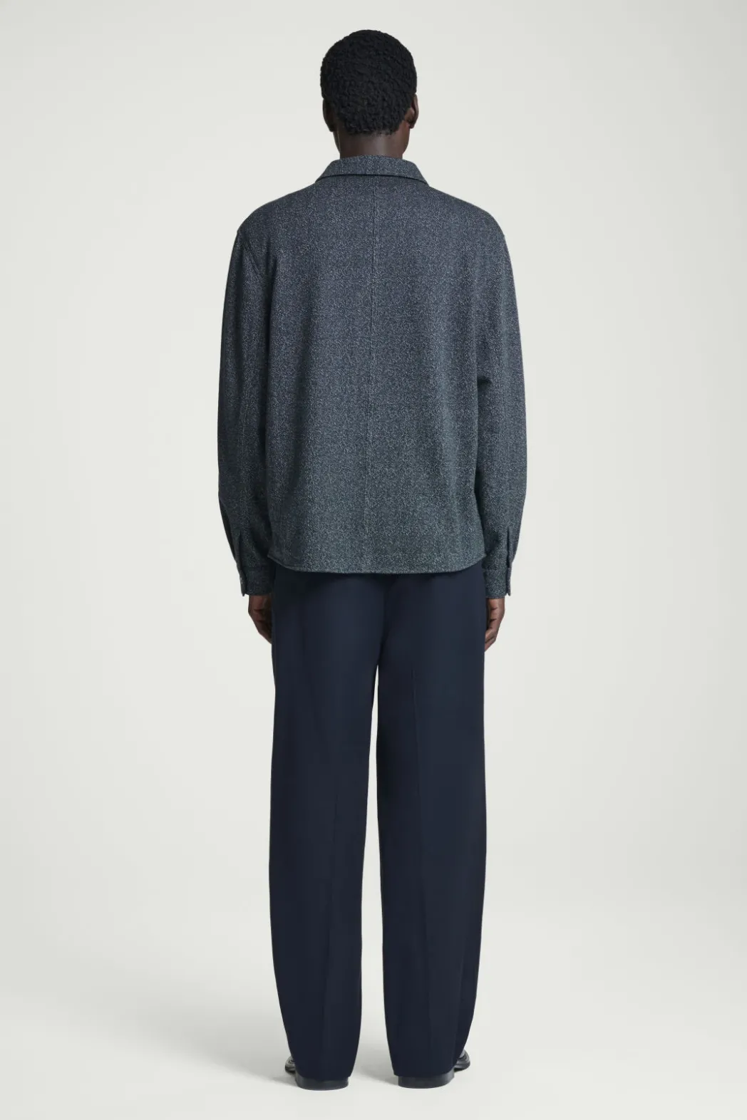 Discount COS OVERSIZED TEXTURED COTTON OVERSHIRT NAVY / WHITE