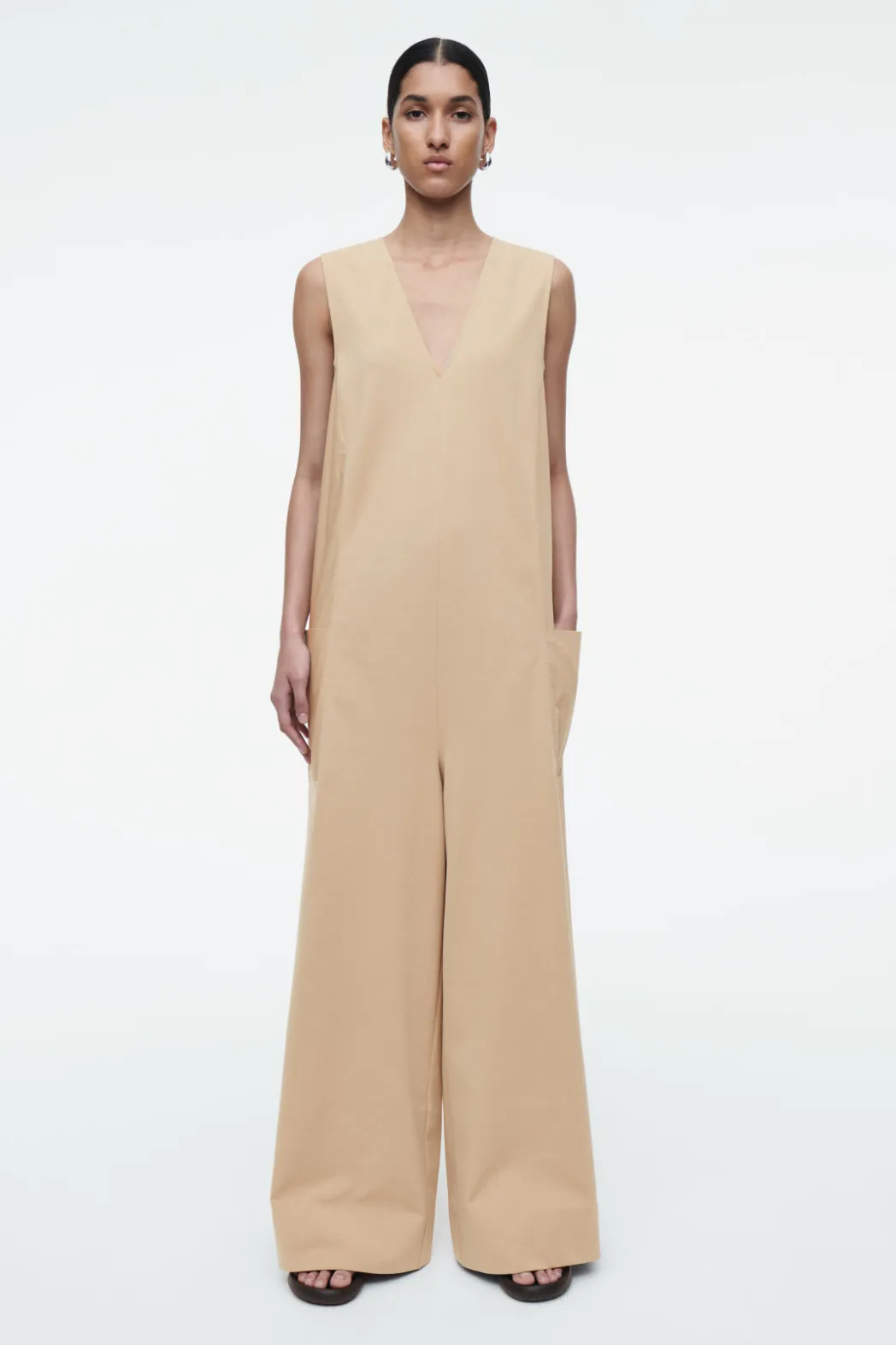 Online COS OVERSIZED V-NECK JUMPSUIT BEIGE
