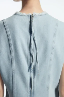 Online COS PANELED DENIM MINI DRESS LIGHT BLUE
