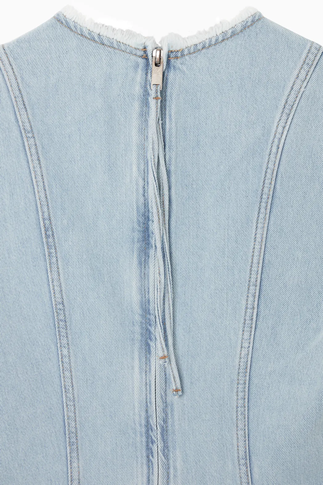 Online COS PANELED DENIM MINI DRESS LIGHT BLUE