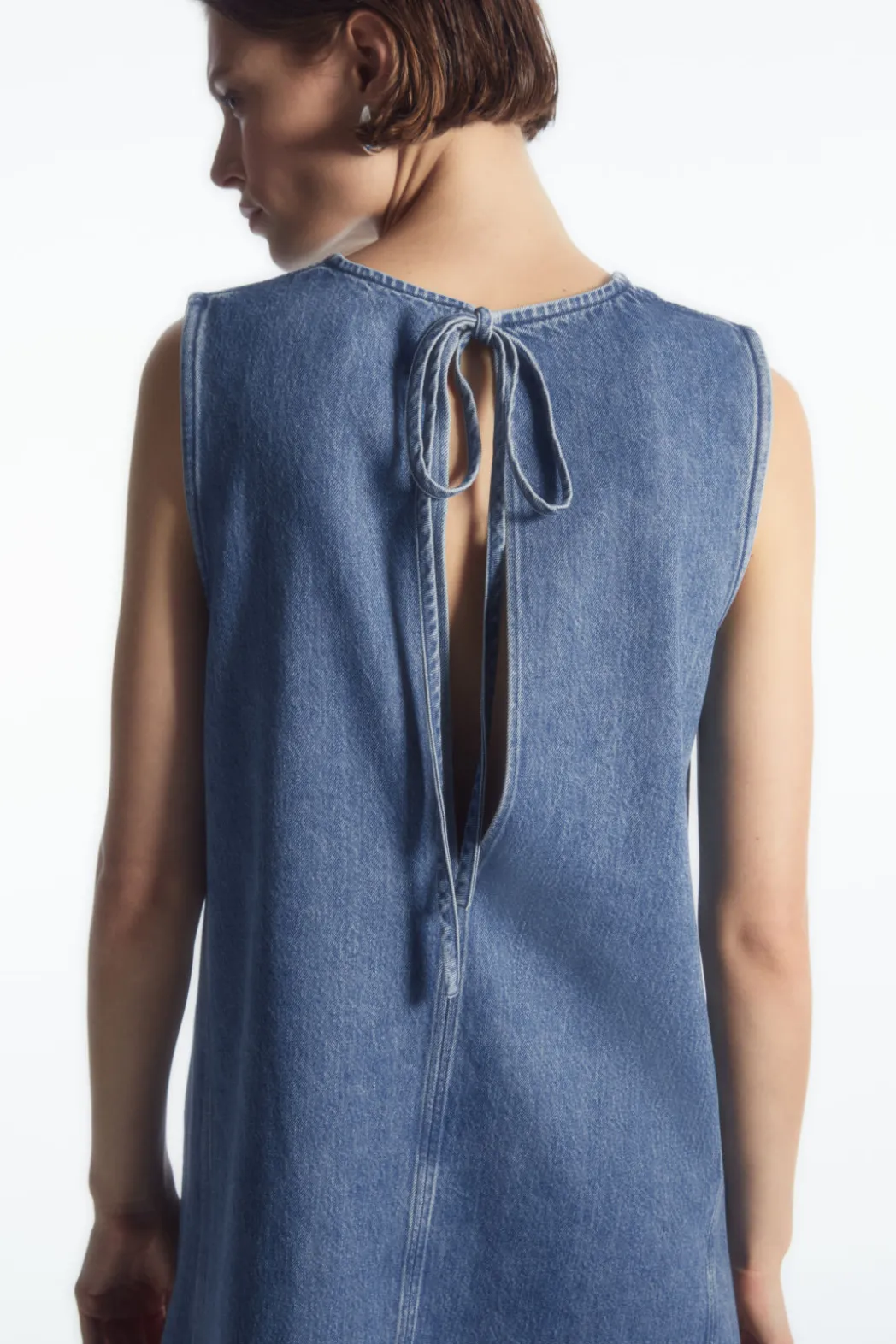 Best COS PANELED DENIM SHIFT DRESS BLUE