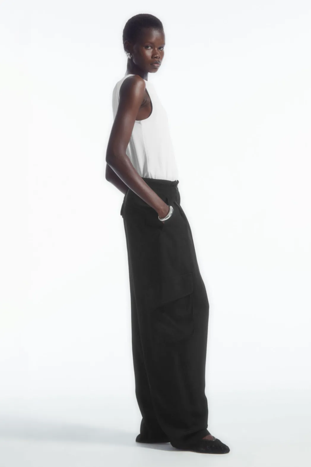 Discount COS PAPERBAG UTILITY PANTS BLACK