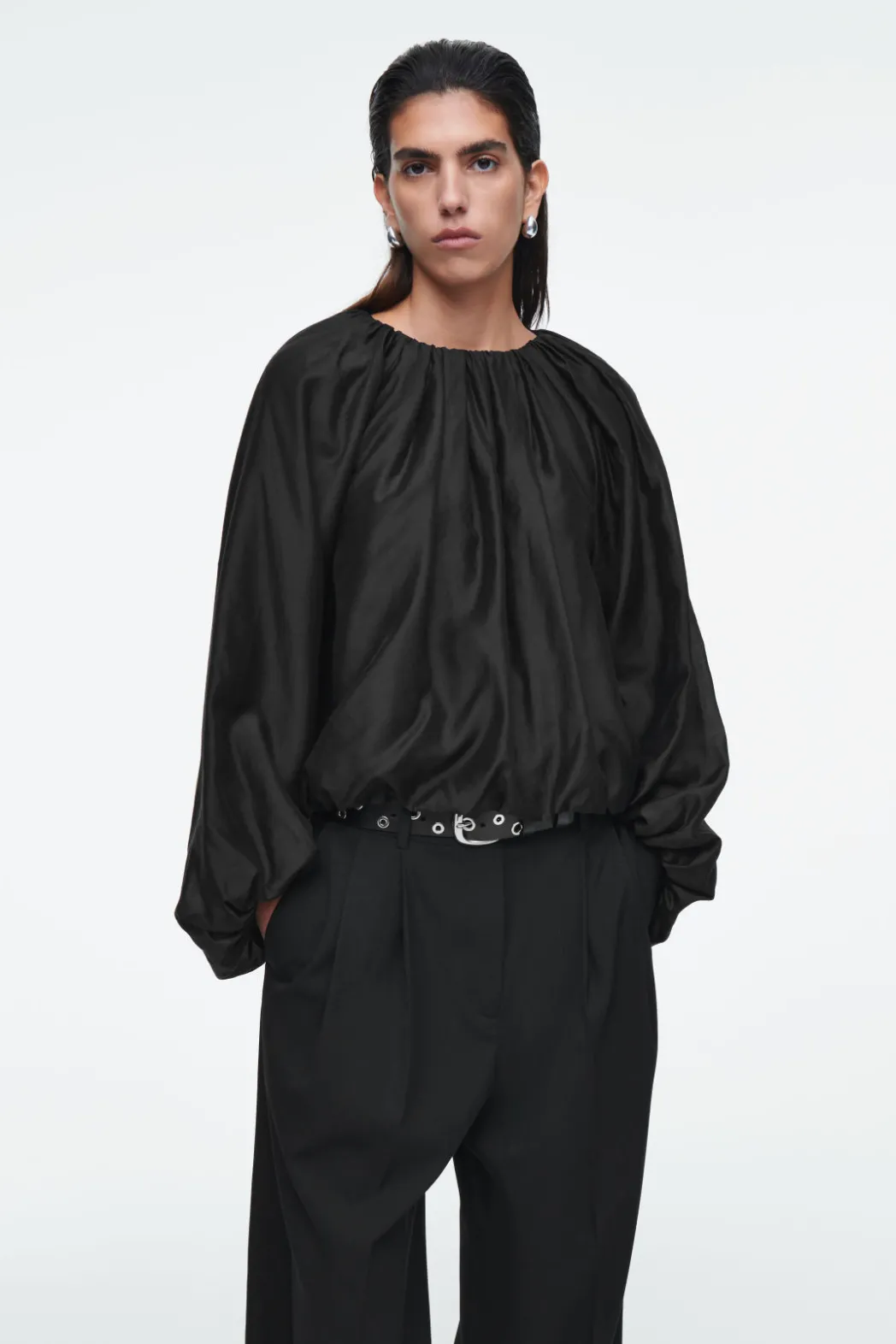 Online COS PARACHUTE BLOUSE BLACK