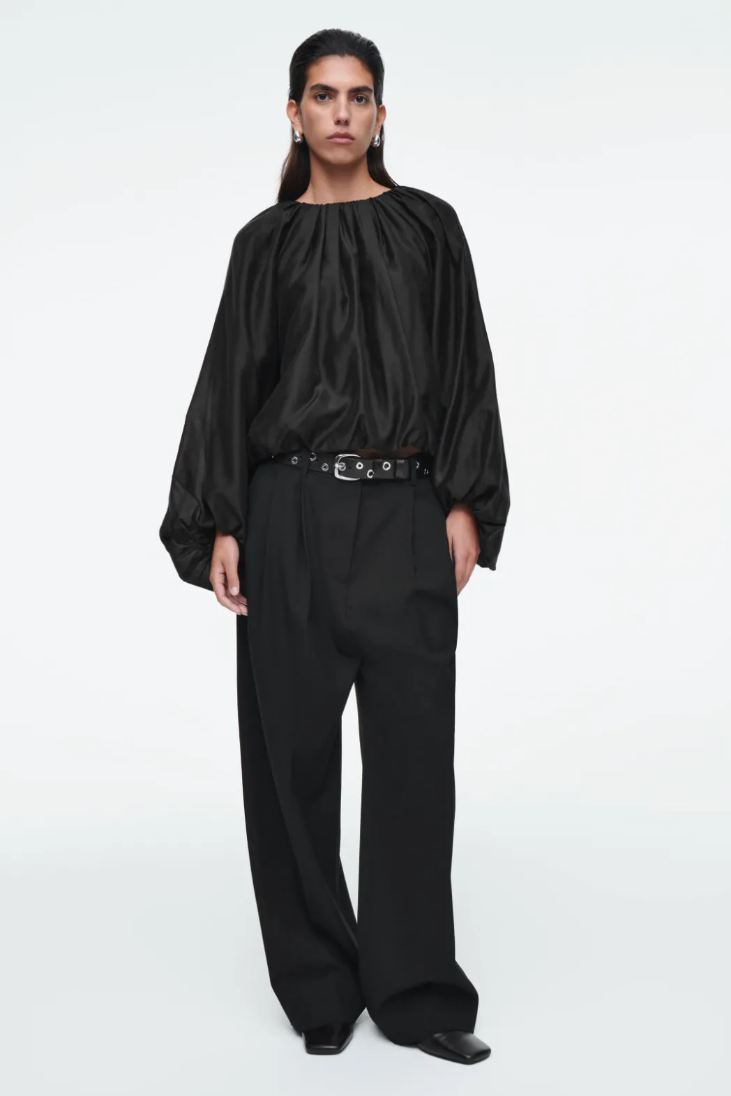 Online COS PARACHUTE BLOUSE BLACK