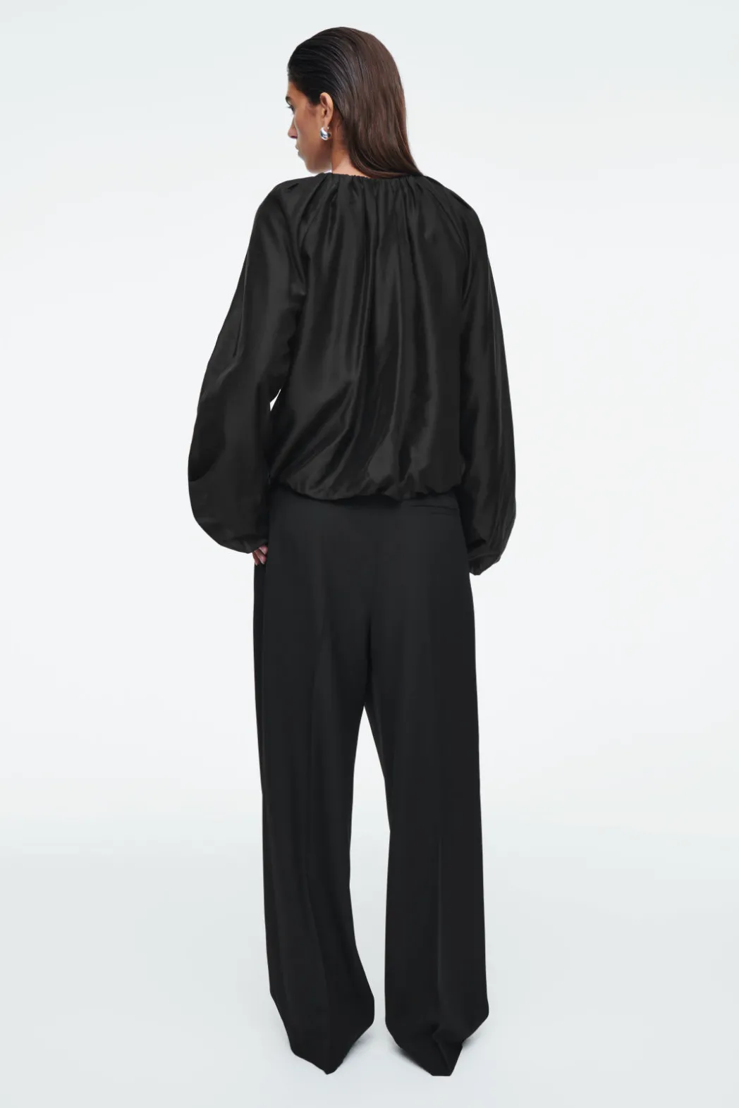 Online COS PARACHUTE BLOUSE BLACK