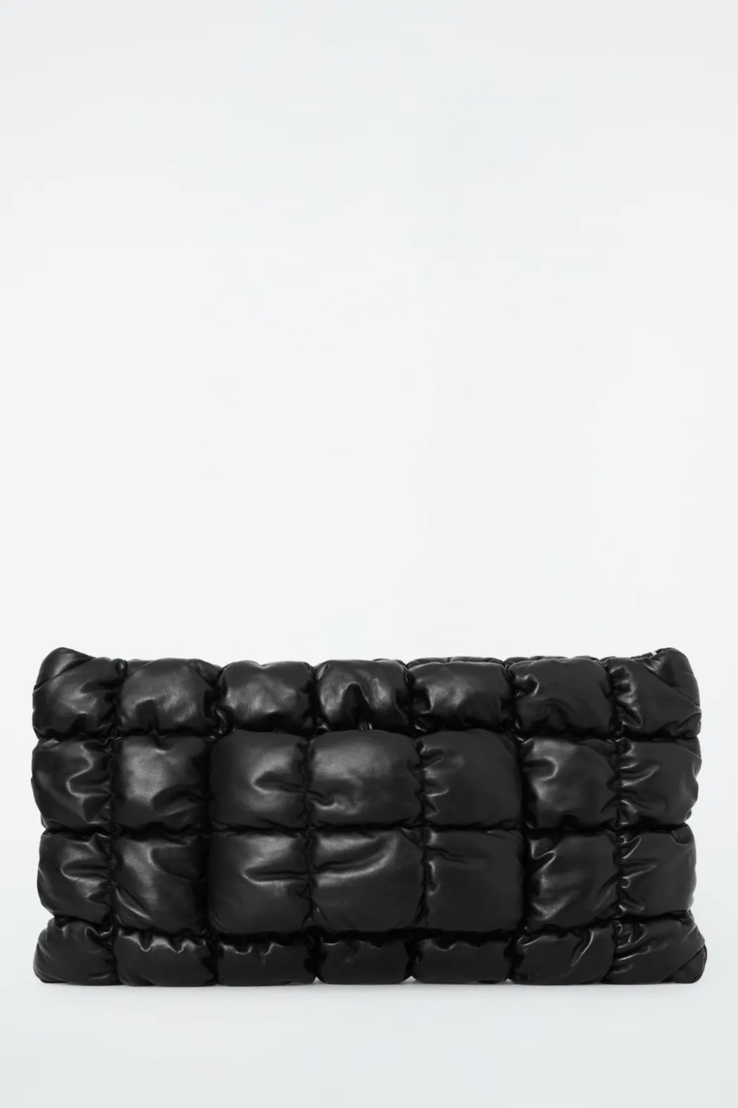Clearance COS PILLOW OVERSIZED QUILTED CLUTCH - LEATHER BLACK