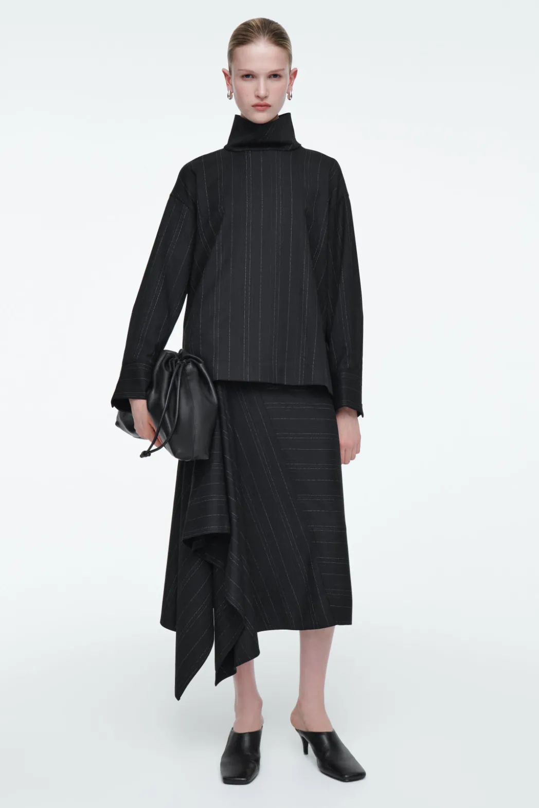 Sale COS PINSTRIPED FUNNEL-NECK BLOUSE BLACK / PINSTRIPED