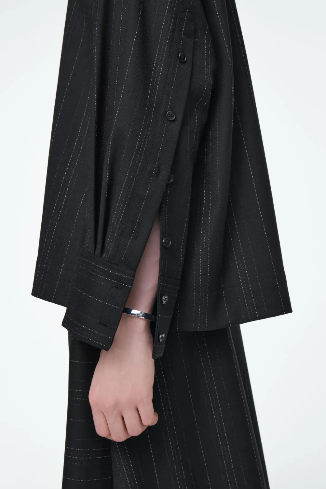 Sale COS PINSTRIPED FUNNEL-NECK BLOUSE BLACK / PINSTRIPED