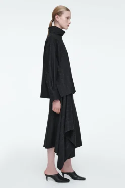 Sale COS PINSTRIPED FUNNEL-NECK BLOUSE BLACK / PINSTRIPED