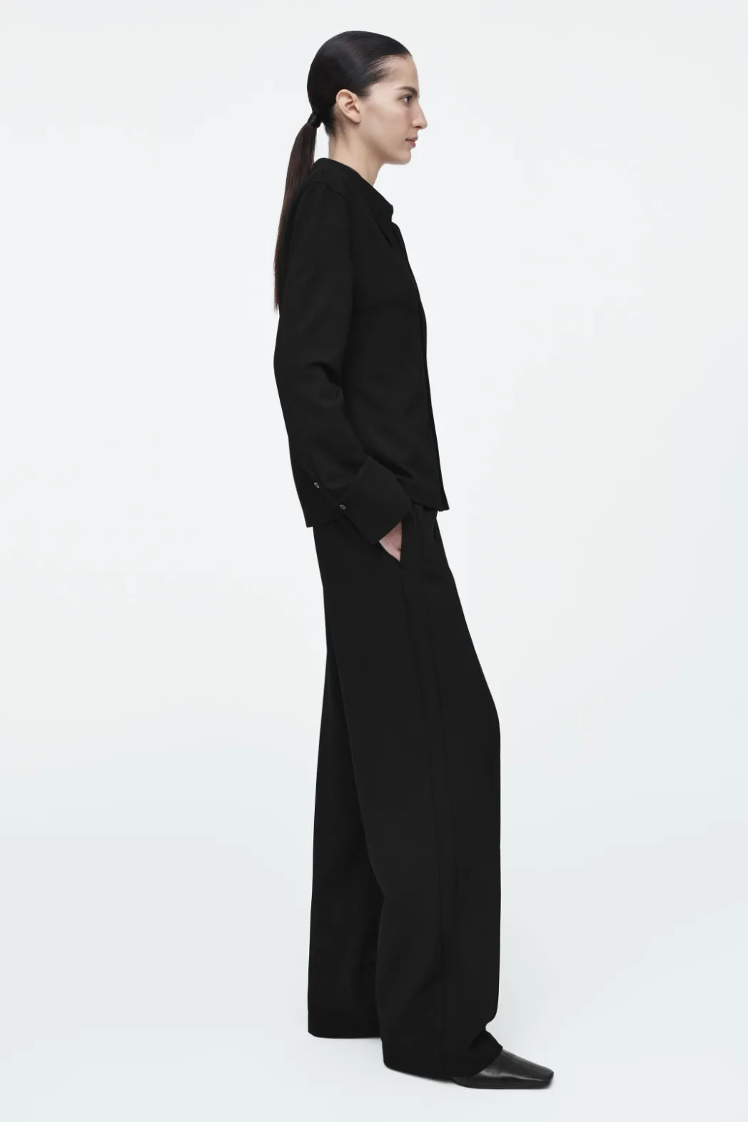 Online COS PINTUCKED STRAIGHT-LEG PANTS BLACK