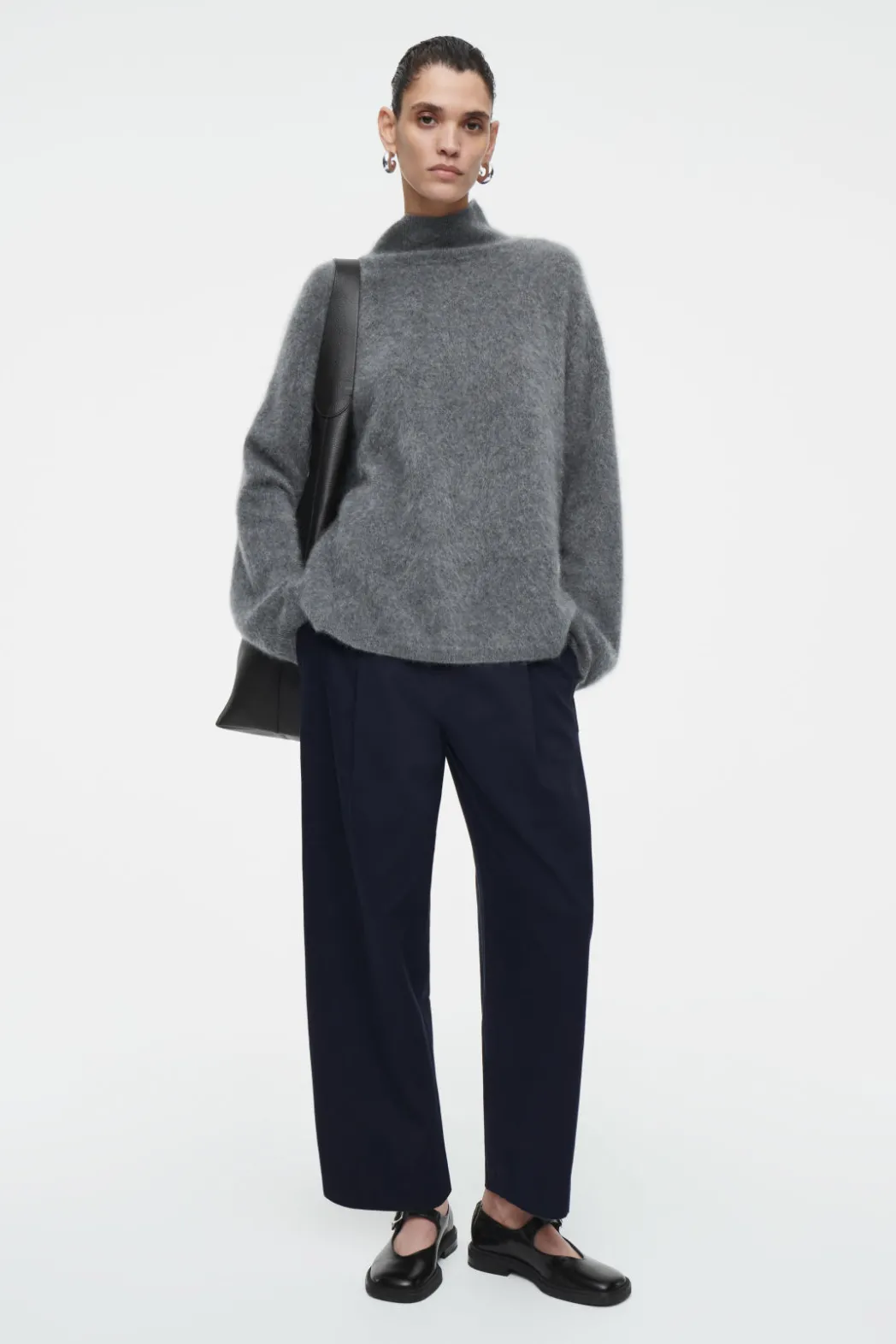 COS PLEATED BARREL-LEG CHINOS NAVY