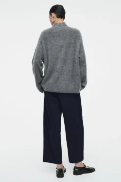 COS PLEATED BARREL-LEG CHINOS NAVY